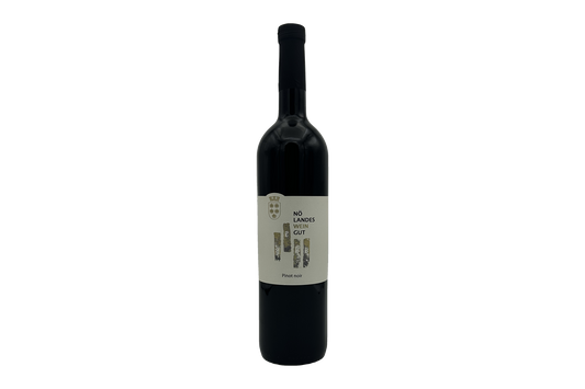 Fles Landesweingut Pinot Noir Reserve, rode wijn uit Oostenrijk